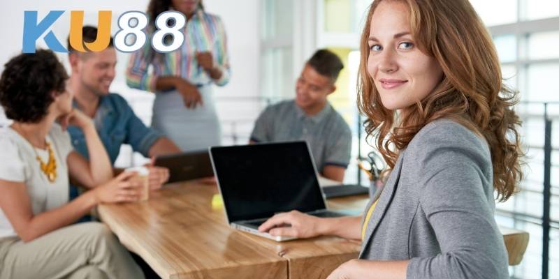 CEO Lương Loan truyền cảm hứng và nâng cao kỹ năng cho nhân viên