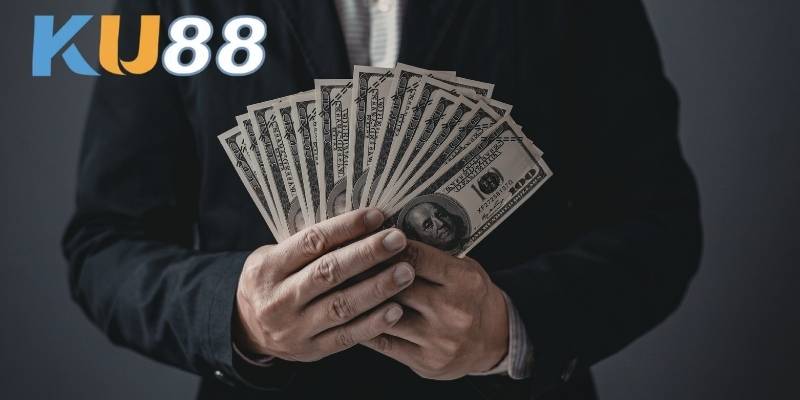 Người chơi nên kiểm tra số dư tài khoản trước khi rút